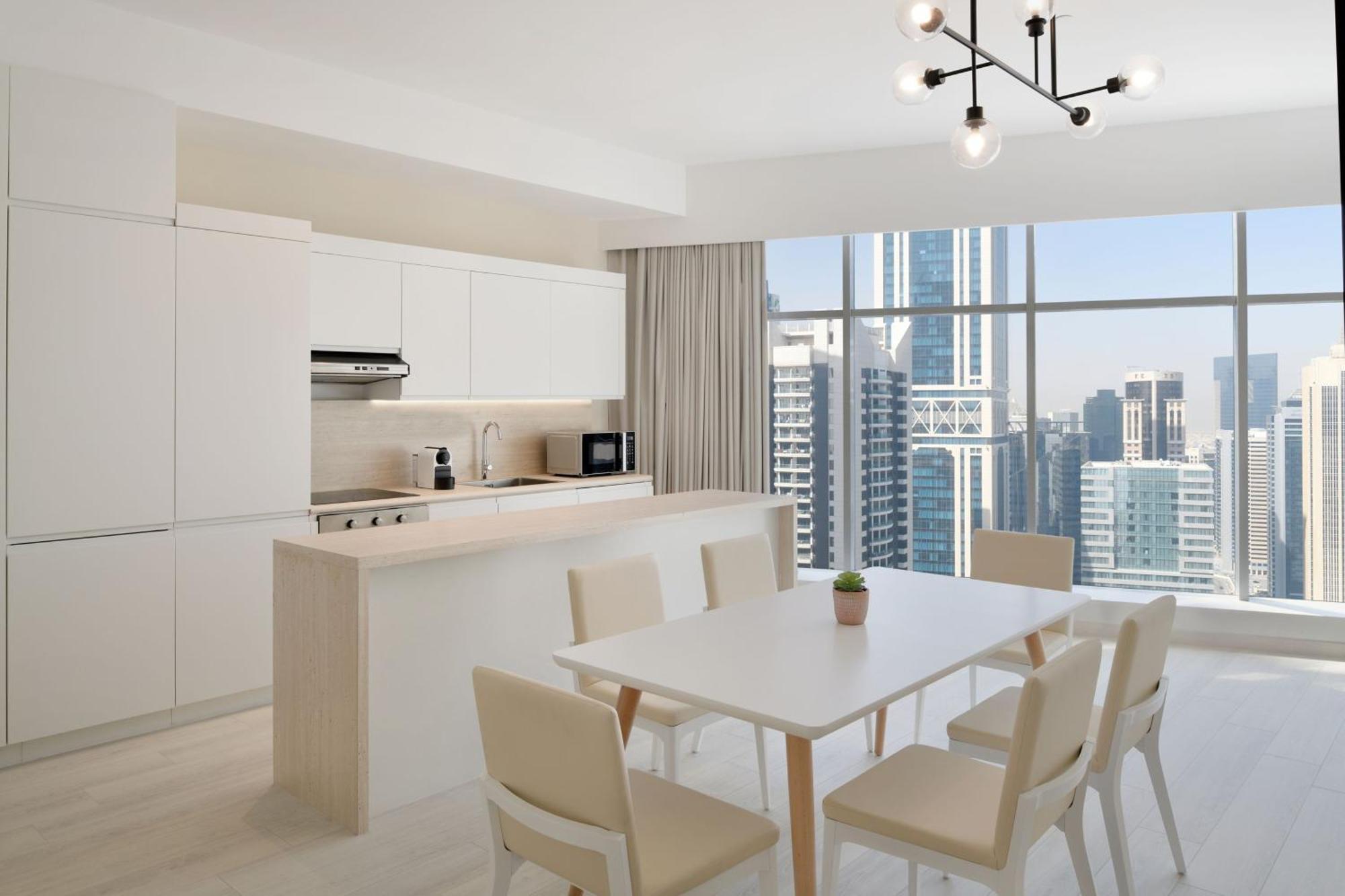 Element By Westin West Bay Doha Hotel Exterior foto A kitchen in a typical apartment